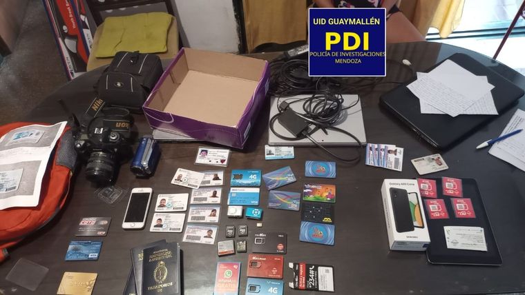 Los elementos utilizados para falsificar documentos