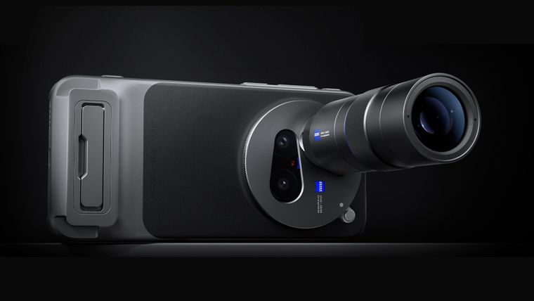 El vivo X300 Ultra apuesta por un sistema de cámaras desarrollado junto a ZEISS.