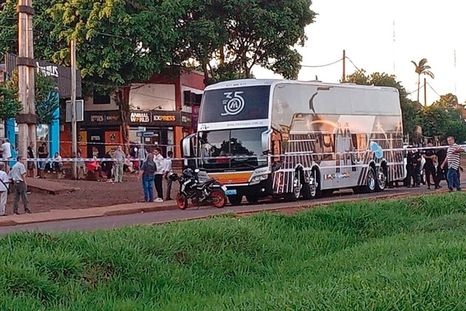 El colectivo en donde se produjo la muerte Foto: primeraedicion.com.ar