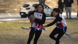 Las chicas de flag football entrenan en el Parque Cívico en horas de la tarde. Las chicas de flag football entrenan en el Parque Cívico en horas de la tarde.