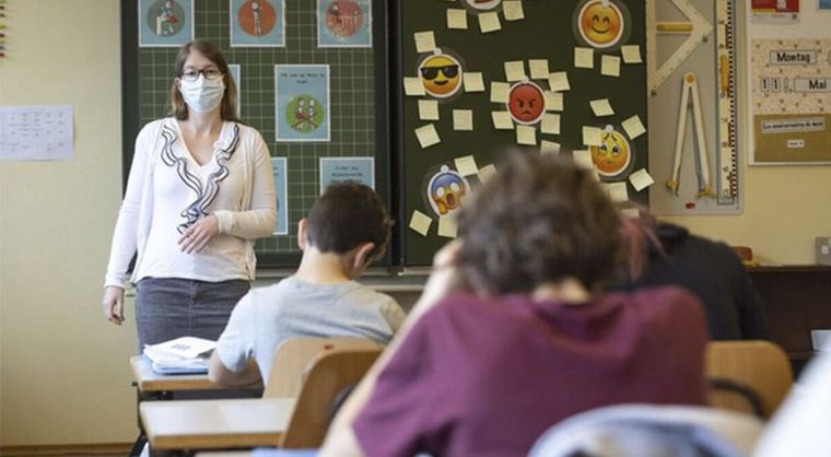 Italia ya tiene a la mayoría de su alumnado en clases presenciales pese al rebrote de covid en Europa