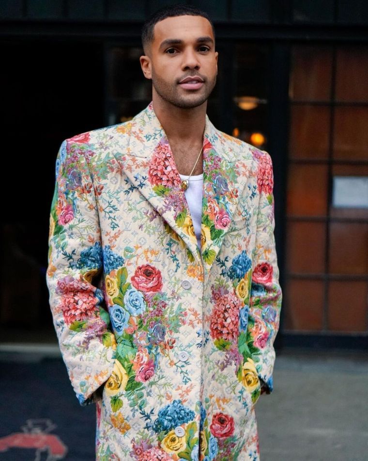 Lucien Laviscount se perfila como el nuevo James Bond con mucho estilo Foto: Instagram