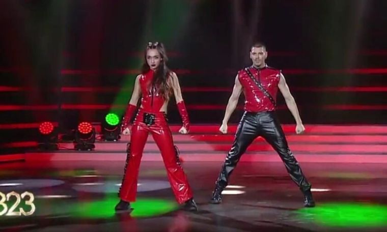 Juli Castro, la hija de Momi Giardina, es la revelación del Bailando 2023 La joven de 20 años la rompió en su debut y sumó el puntaje más alto en la primera semana Foto: Captura de TV