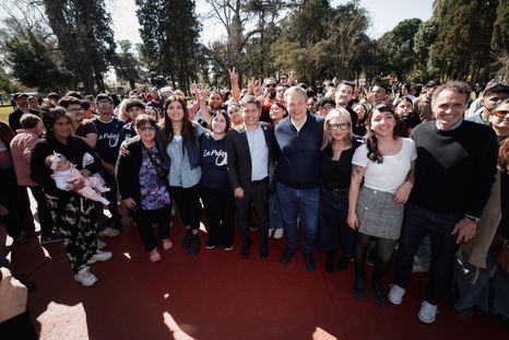 Kicillof con Cascallares y Katopodis en un encuentro realizado en Almirante Brown Kicillof con Cascallares y Katopodis en un encuentro realizado en Almirante Brown