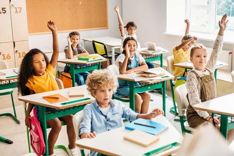 Sentimos que cada vez nos cuesta más educar. Sentimos que cada vez nos cuesta más educar.