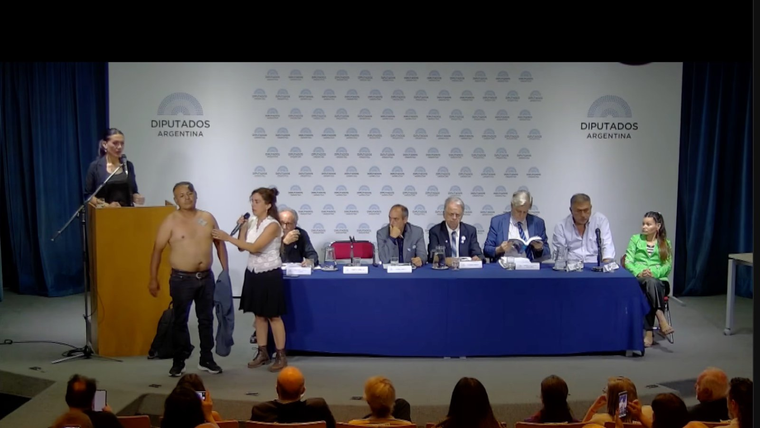 Exposición antivacunas en Diputados.