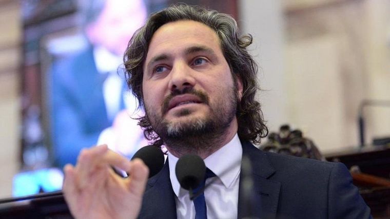 Cafiero recomendó postergar los viajes al exterior, especialmente a los destinos donde se han registrado las nuevas cepas de coronavirus