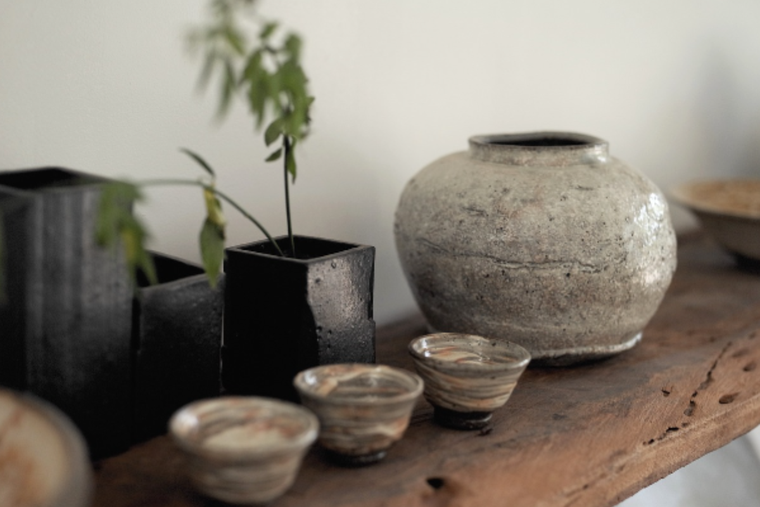 La cerámica es un excelente elemento de decoración para añadirle calidez a tu hogar. Foto: Pixabay - pixabay.com