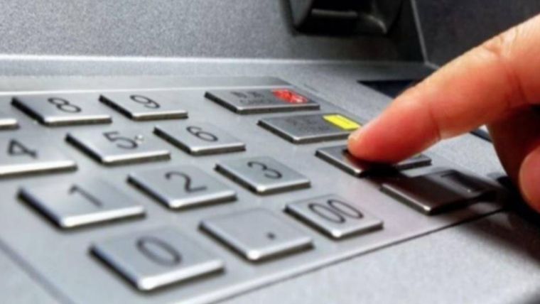 Los delincuentes sacaban el dinero con la tarjeta de débito Foto: El Litoral