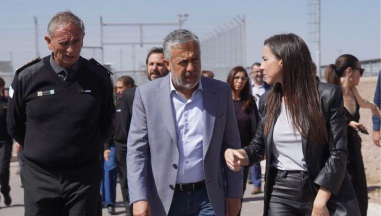 Alfredo Cornejo y Mercedes Rus. Foto: Gobierno de Mendoza Alfredo Cornejo y Mercedes Rus. Foto: Gobierno de Mendoza