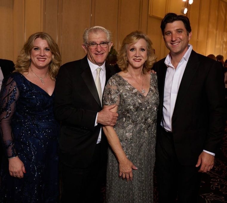 La familia de Gabriel Groisman. La familia de Gabriel Groisman.