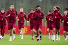 Lisandro Martínez y el plantel de Manchester, sumidos en una crisis. Foto: Manchester United