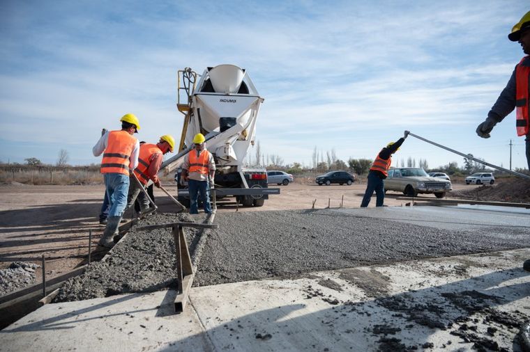 Obras viales en Mendoza. Doble vía del Este Obras viales en Mendoza. Doble vía del Este
