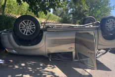 Así quedó la camioneta tras el fuerte choque y vuelco en Junín.  Foto: Ministerio de Seguridad.