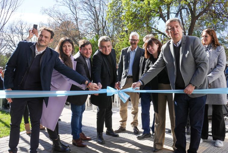 Agustín Rossi cortó cintas en San Rafael junto a Emir Félix y Omar Parisi. Foto: Gentileza/ Prensa Omar Parisi