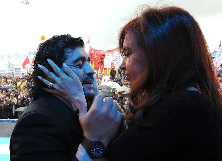 Cristina Fernández de Kirchner junto a Diego Maradona Foto: Télam