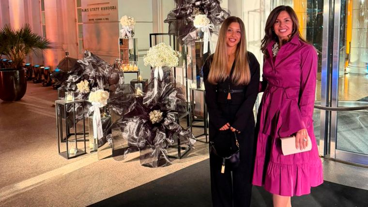 Juli David junto a su mamá, Andrea Richardi.