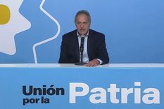 Daniel Scioli desde el búnker de Unión por la Patria Daniel Scioli desde el búnker de Unión por la Patria