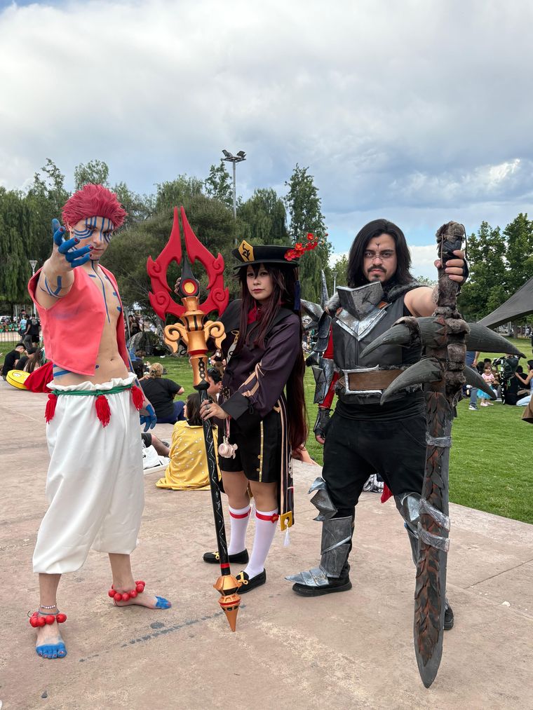 Akaza, Hu Tao y Hawke. Akaza, Hu Tao y Hawke.