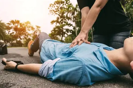 La muerte súbita es un evento inesperado, producido por inacción del corazón que determina una ausencia de pulso.