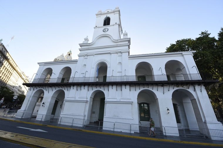 Cabildo edificio historico patria granaderos historia buenos aires emblema (4).JPG