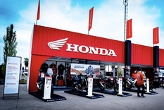 en el marco del motogp, honda anuncio la llegada de transalp a la argentina