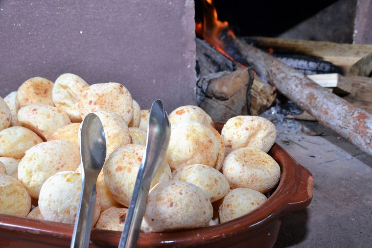 Foto: Chipá al horno de barro- Ph. Luis Gregório en Pixabay.