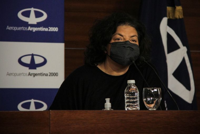 La ministra brindó una conferencia de prensa en Ezeiza Foto: Télam