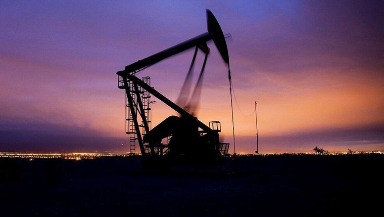 El mercado petrolero enfrenta importantes desafíos y no logra estabilizarse. Foto: NA