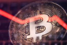 Bitcoin acumula una caída del 50% en lo que va de año. Foto: GETTY IMAGES