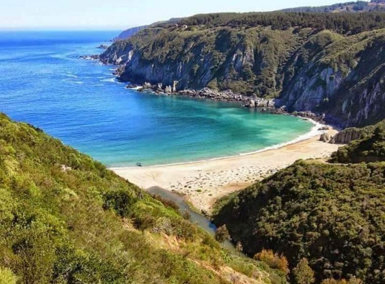 Las Docas es una tranquila y paradisíaca playa de Valparaíso Foto: IG @mitocondrias