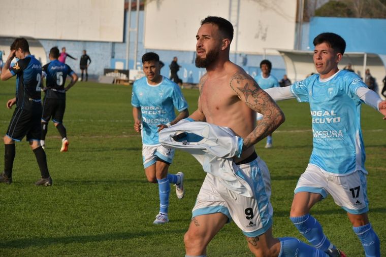 Vera festeja el 2 a 2. Foto: Prensa Gutiérrez