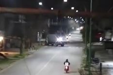 El camionero fue imputado por el delito de homicidio culposo agravado por la conducción de un vehículo con motor y por darse a la fuga. Foto: Captura de video