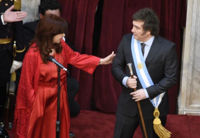 Javier Milei y Cristina Kirchner se disputan el principal lugar en las encuestas. Foto: Foto: Juan Mateo Aberastain/ MDZ