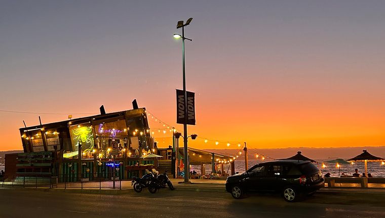 Los ladrones se hacen pasar por personas que buscan información de una dirección. Los ladrones se hacen pasar por personas que buscan información de una dirección.