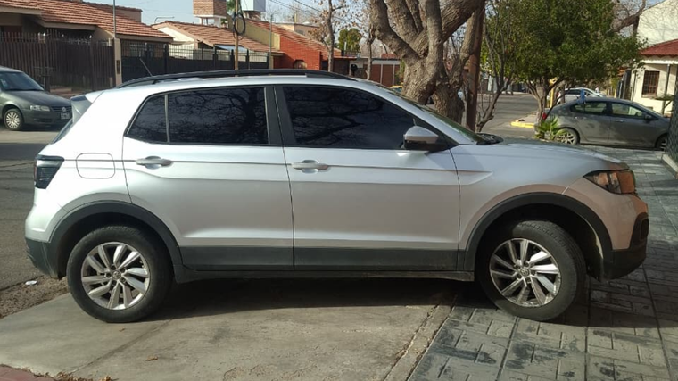 Durante el procedimiento lo efectivos pudieron recuperar una camioneta con orden de captura y otros elementos usados para el robo.