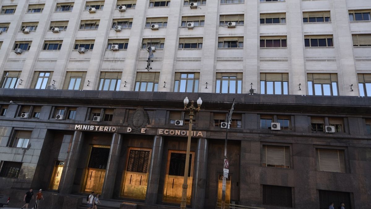 Amenaza de bomba en el Ministerio de Economía: eva