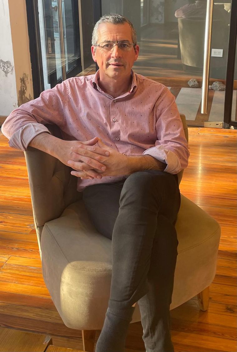 Maximiliano Suescún, el intendente radical de la Quinta Sección Electoral que quiere entrar a la Legislatura bonaerense para ser la voz de los intendentes y del interior productivo de la provincia de Buenos Aires Maximiliano Suescún, el intendente radical de la Quinta Sección Electoral que quiere entrar a la Legislatura bonaerense para ser la voz de los intendentes y del interior productivo de la provincia de Buenos Aires