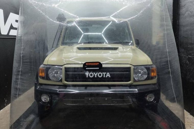 Toyota Land Cruiser 79