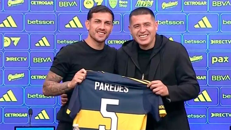 Leandro paredes fue presentado en compañía de Juan Román Riquelme.