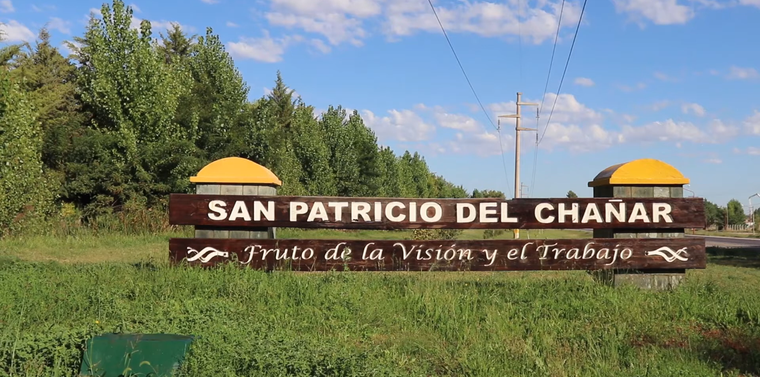 Viñedos, lagos y huellas de dinosaurios: así es San Patricio del Chañar, al norte de la Patagonia. Foto: Wikipedia
