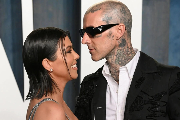 KOURTNEY KARDASHIAN SE MUDÓ A LA CASA DE TRAVIS BARKER. LA FELIZ PAREJA COMPARTIÓ LOS DETALLES DE SU MEGA MANSIÓN.