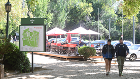 El Parque San Martín, en la zona de los Caballitos de Marly. El Parque San Martín, en la zona de los Caballitos de Marly.