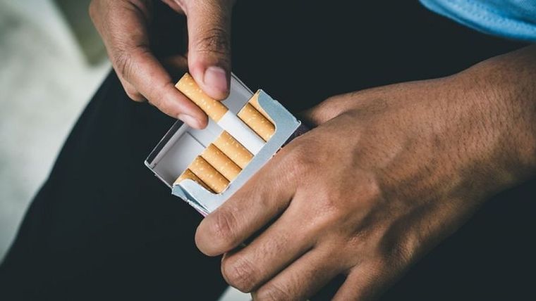 El consumo de cigarrillos, a punto de pasar a la historia en Suecia. Foto: GETTY IMAGES