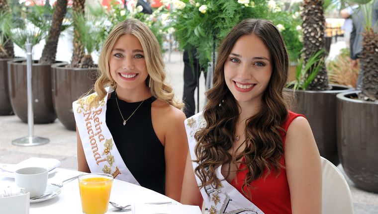 Las soberanas disfrutando su primer desayuno Foto: ALF PONCE MERCADO / MDZ