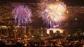 El espectáculo de fuegos artificiales es una tradición en las costas de Valparaíso Foto: Municipio de Viña del Mar El espectáculo de fuegos artificiales es una tradición en las costas de Valparaíso Foto: Municipio de Viña del Mar