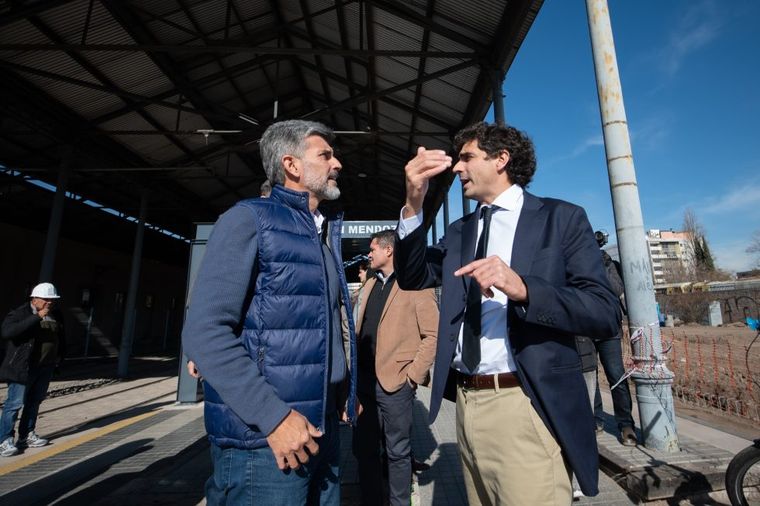 Ulpiano Suarez y Natalio Mema, en las obras del Metrotranvía.