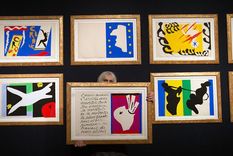 Las ilustraciones forman parte de una serie que Herni Matisse creó para el libro de arte "Jazz", aquí presentadas durante una subasta en Londres, el 17 de febrero de 2016.
