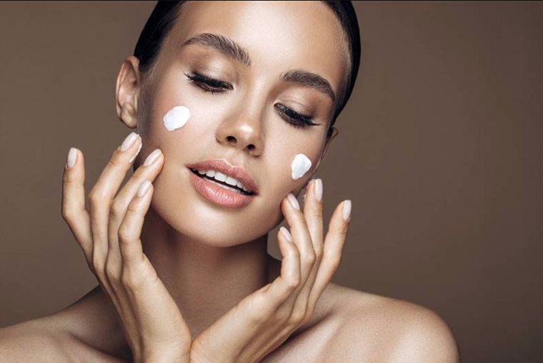 Menos es más: lo que no puede faltar para un maquillaje perfecto