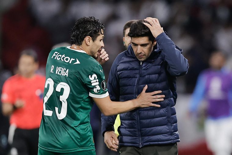 Abel Ferreira, reflexivo tras cerrar el 2025 sin títulos en Palmeiras.